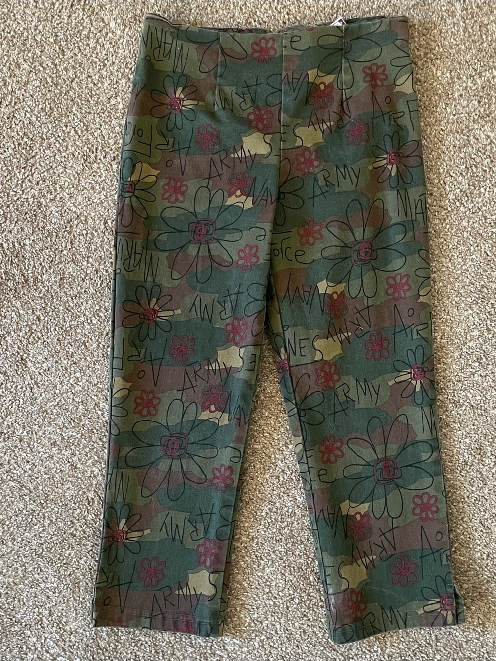 Vintage Nick & Sarah Women’s Green Camo Zip Flat Front Capri Pants,  Size L